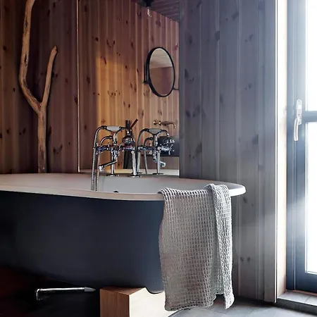 Unique With Great Natural Materials * Oyer